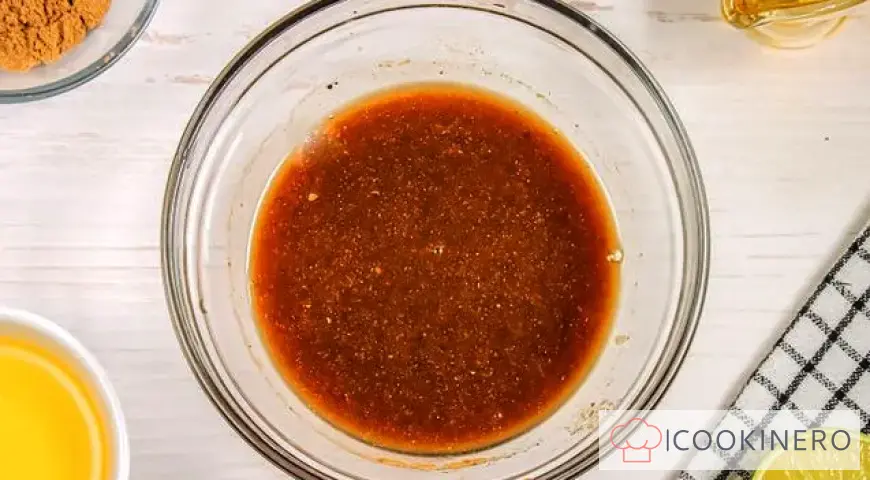Filete de atún en salsa de soja y miel con lima