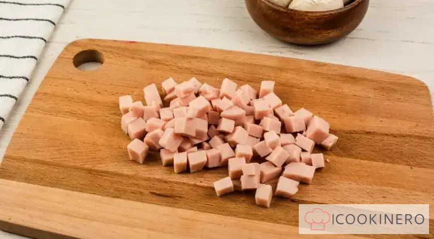 Salad with ham and mushrooms