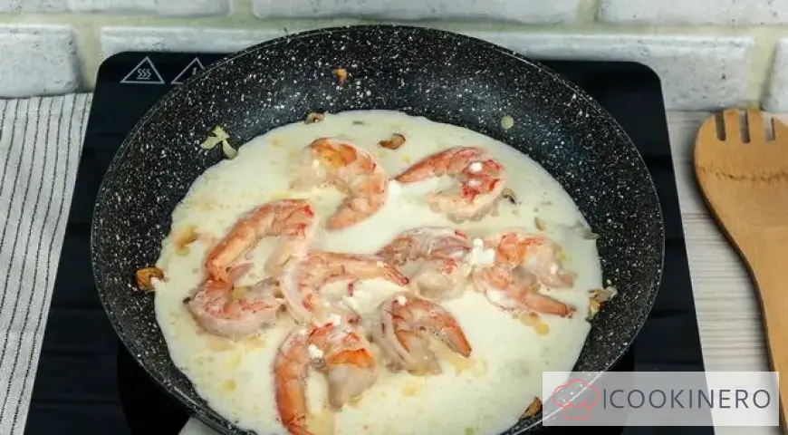 Pasta with shrimps
