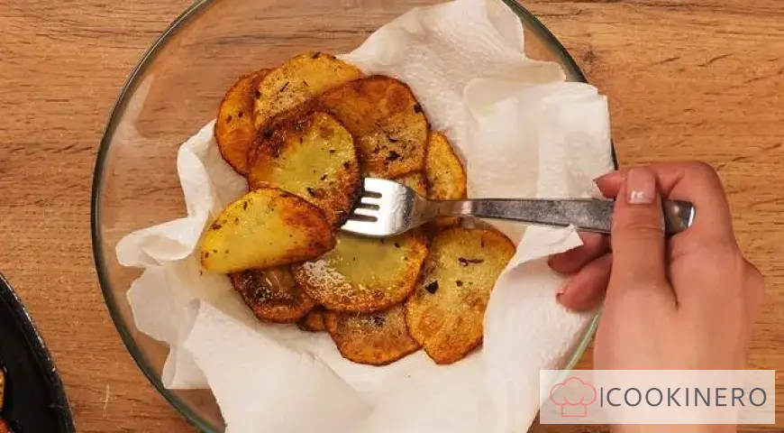 Chips in a frying pan