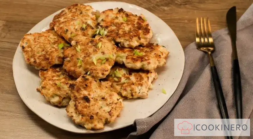 Cotolette di filetto di pollo tritato