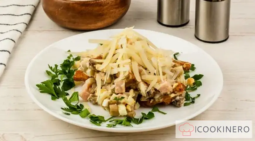 Insalata con prosciutto e funghi