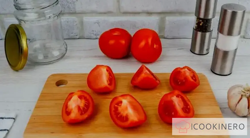 Homemade tomato sauce for the winter