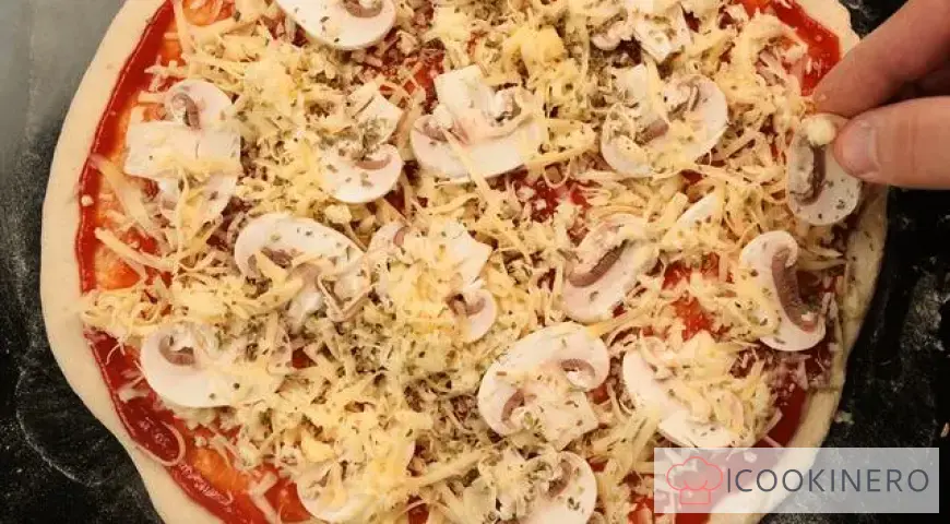 Pizza aux champignons