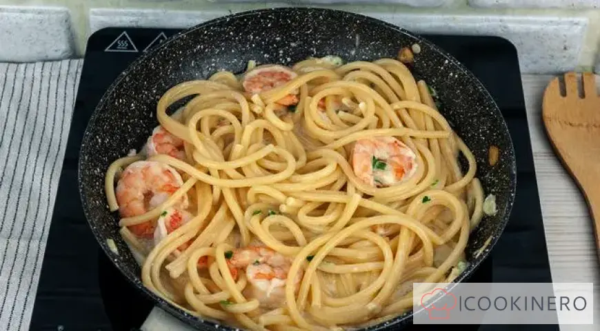 Pasta with shrimps