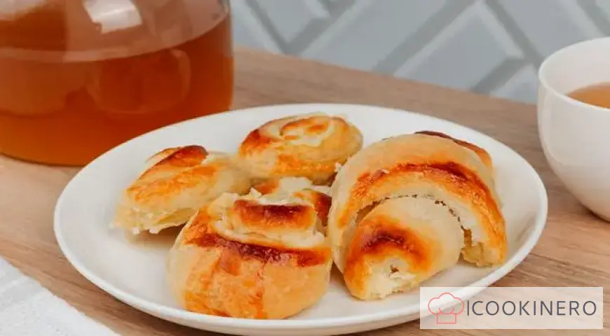 Puff pastry with cottage cheese