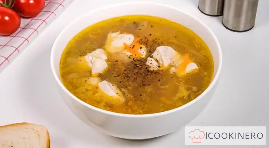 Suppe mit Bulgur und Hühnchen