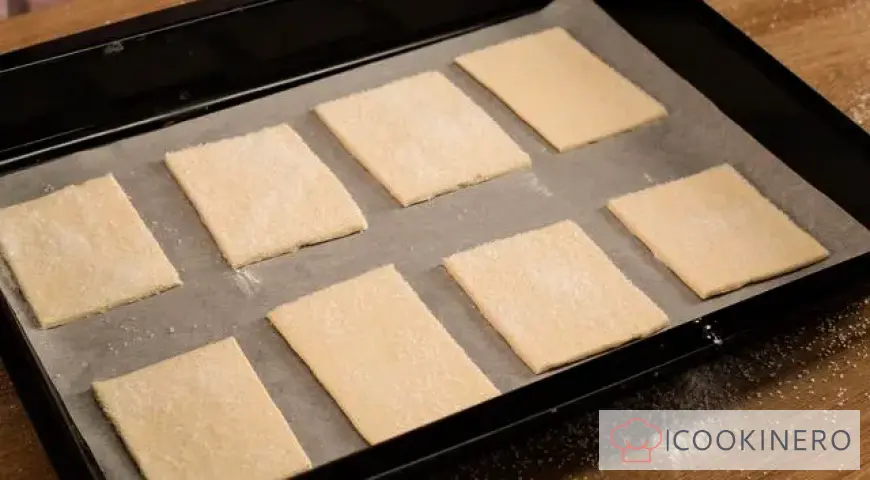 Simple sugar puff pastries