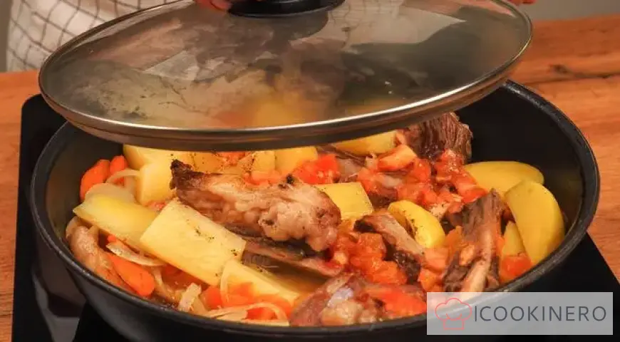 Beef ribs with potatoes