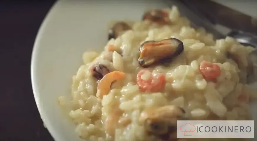 Risotto mit Muscheln und Cocktailgarnelen