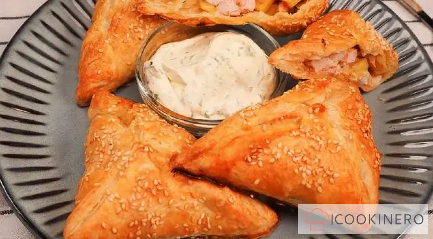 Samsa with chicken and potatoes