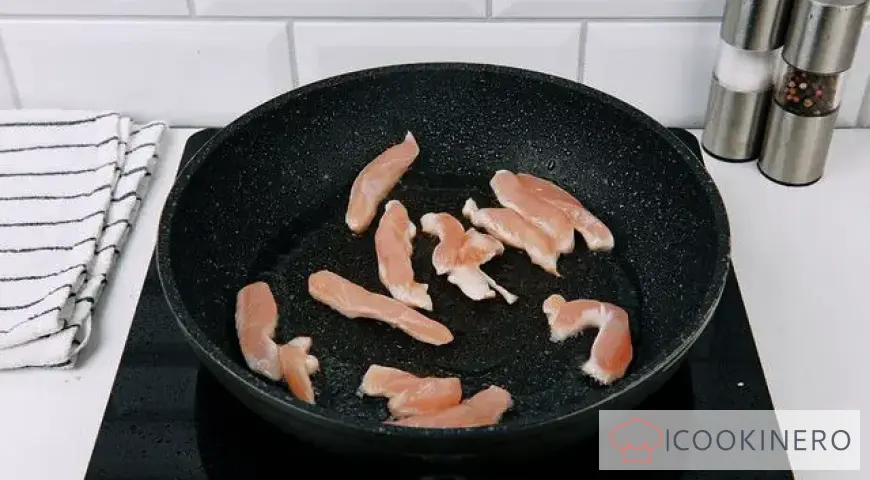 Wok noodles with chicken