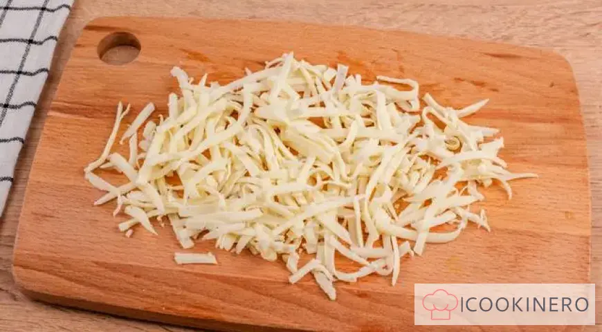 Potato casserole with chicken breast and cheese