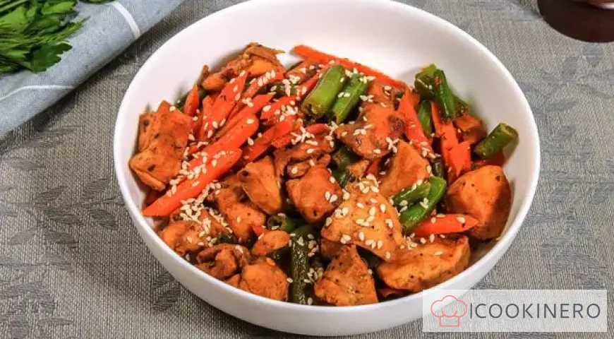 Chicken with beans in soy sauce