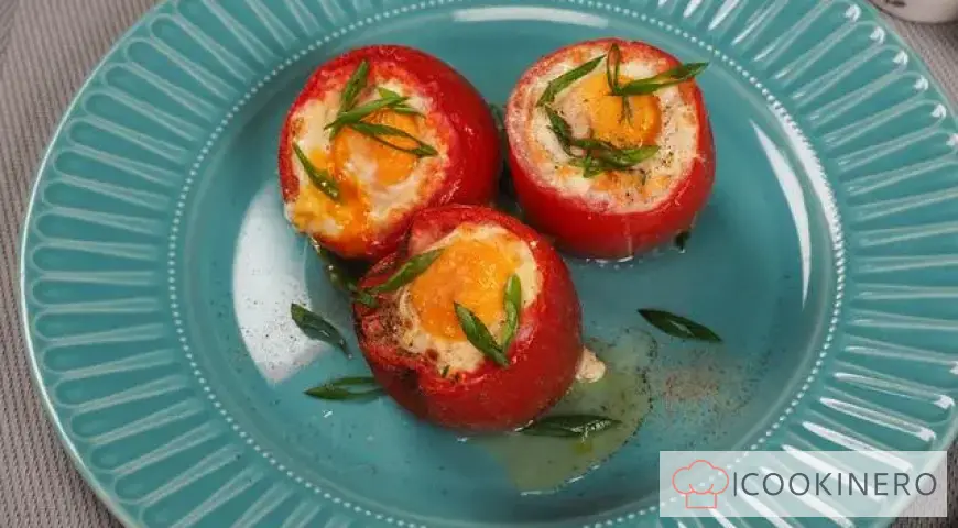 Tomatoes stuffed with egg
