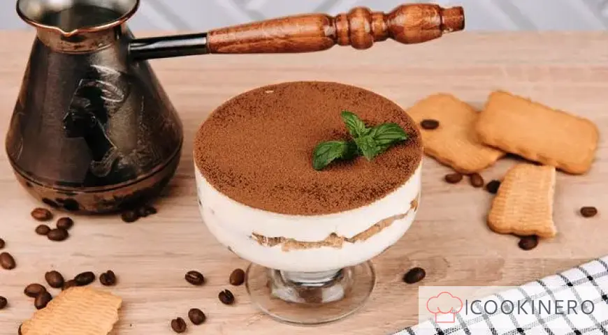 Tiramisu mit Zuckerkeksen