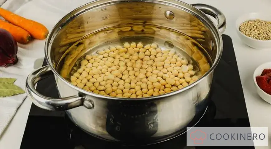 Vegetarian rassolnik with chickpeas
