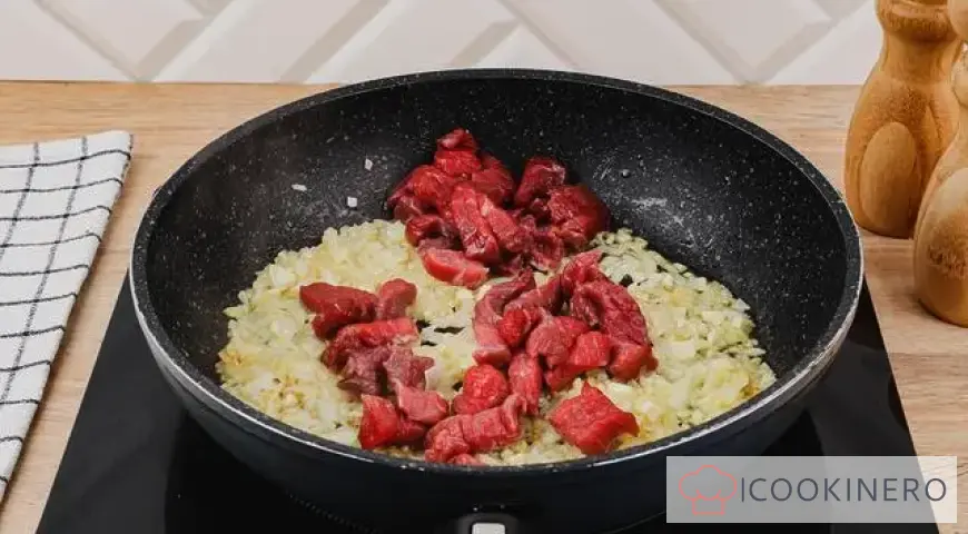 Beef with tomato paste