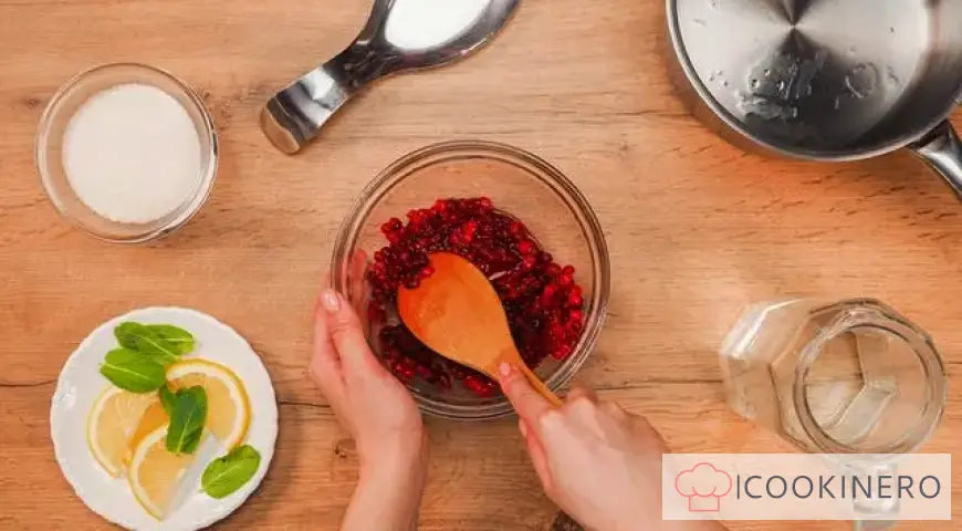 Simple cranberry juice