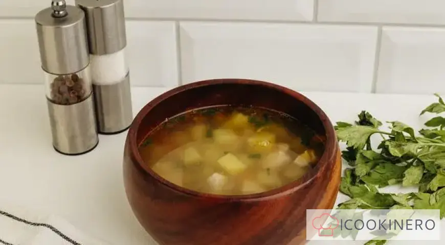 Pea soup with green peas