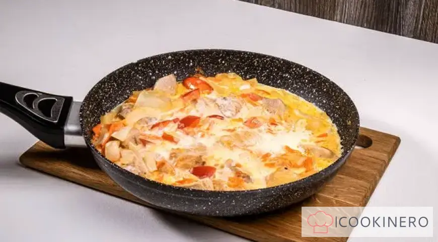 Chicken fillet with vegetables in a creamy sauce