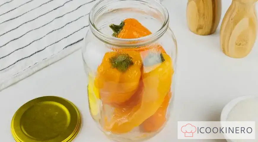 Bulgarian pepper for the winter whole