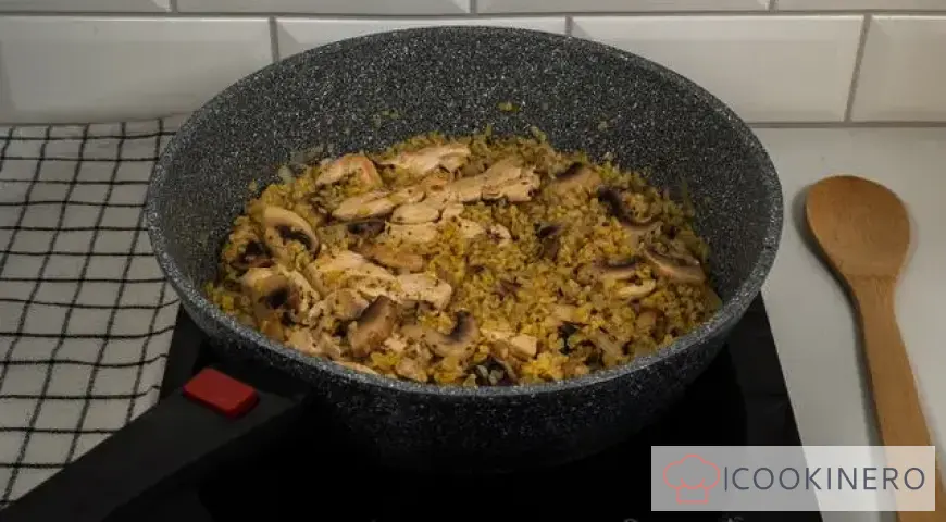Bulgur with mushrooms