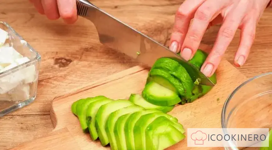Salad with avocado and pine nuts