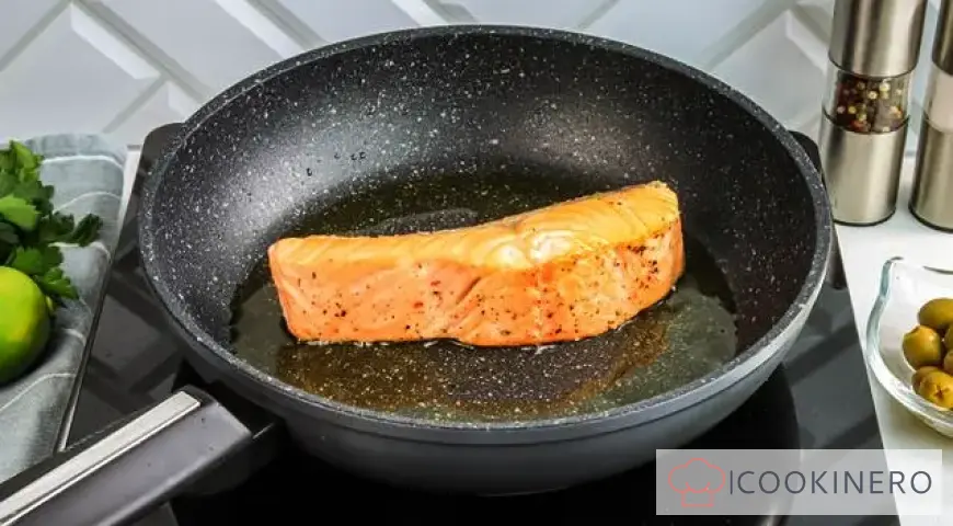 Fried salmon with cauliflower