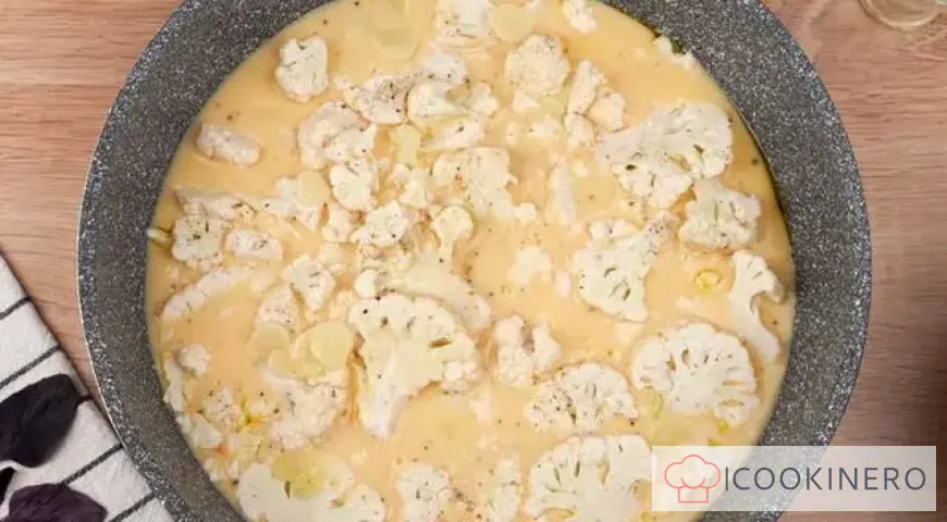 Frittata with cauliflower and cheese