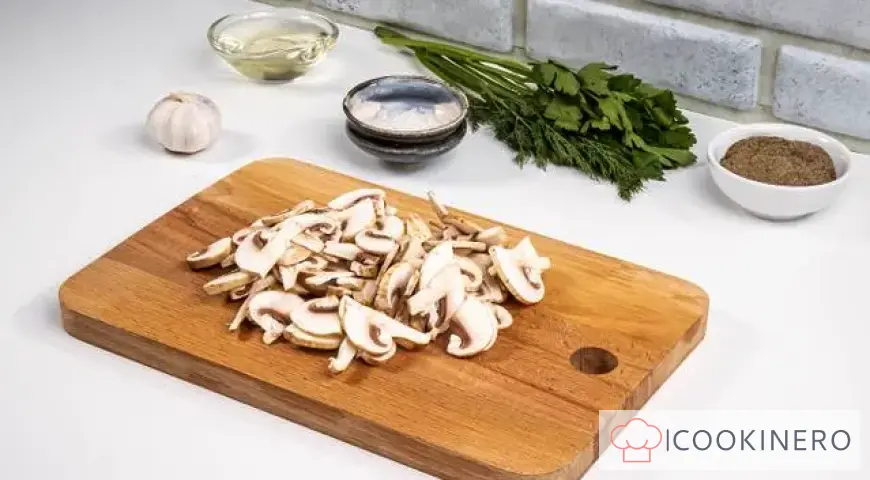 Patate fritte con funghi