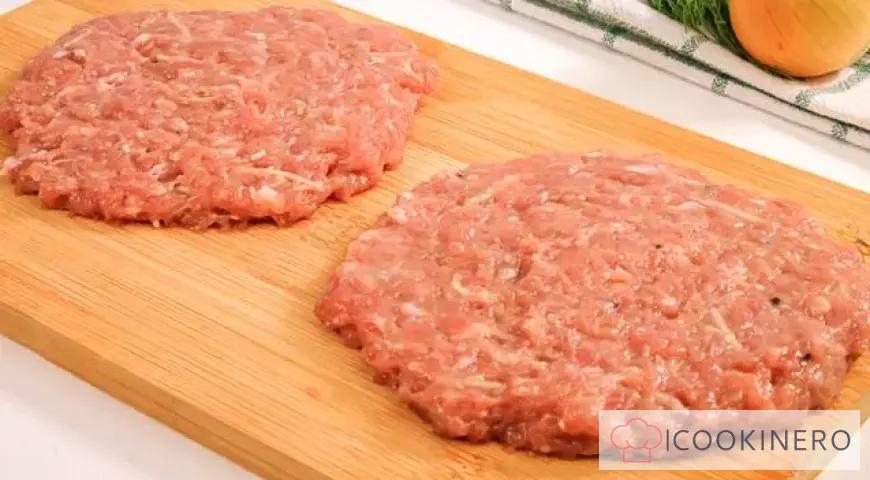 Meat zrazy with onions