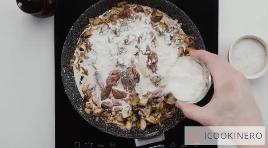 Stroganoff de ternera con champiñones y nata
