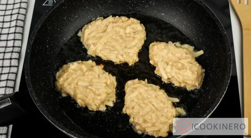 Pfannkuchen mit Äpfeln