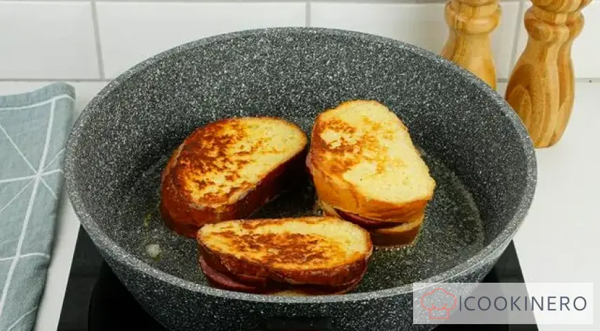 Croutons with sausage