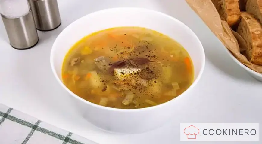 Gurkensuppe mit Bohnen