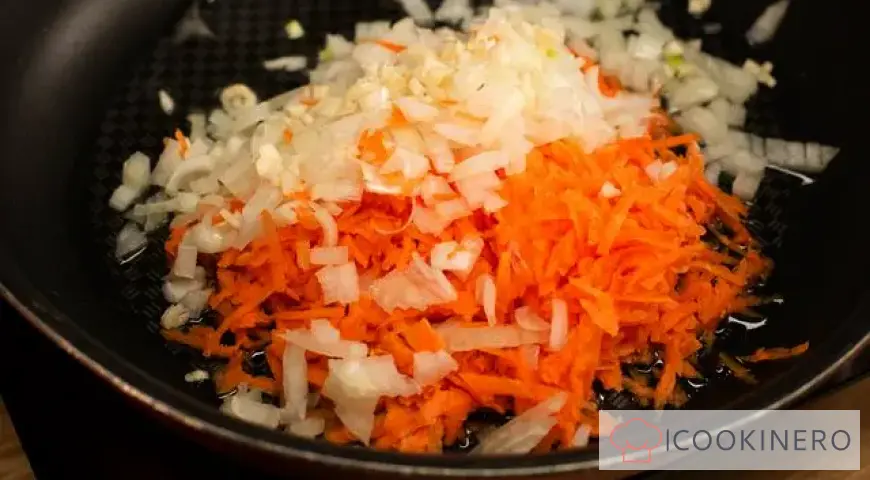 Chicken stomachs in sour cream