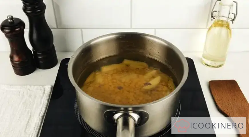 Pea soup with pork
