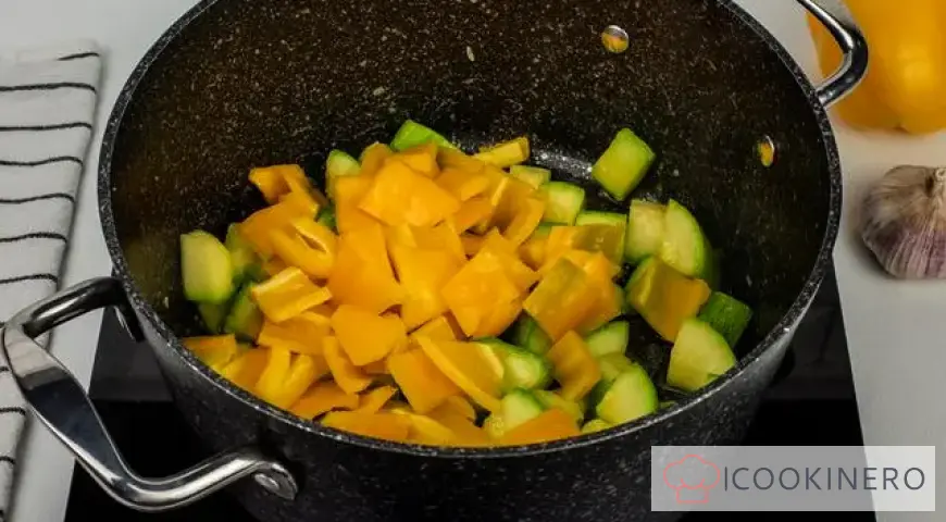 Spicy zucchini salad for the winter