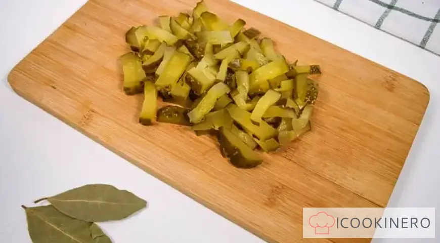 Gurkensuppe mit Bohnen