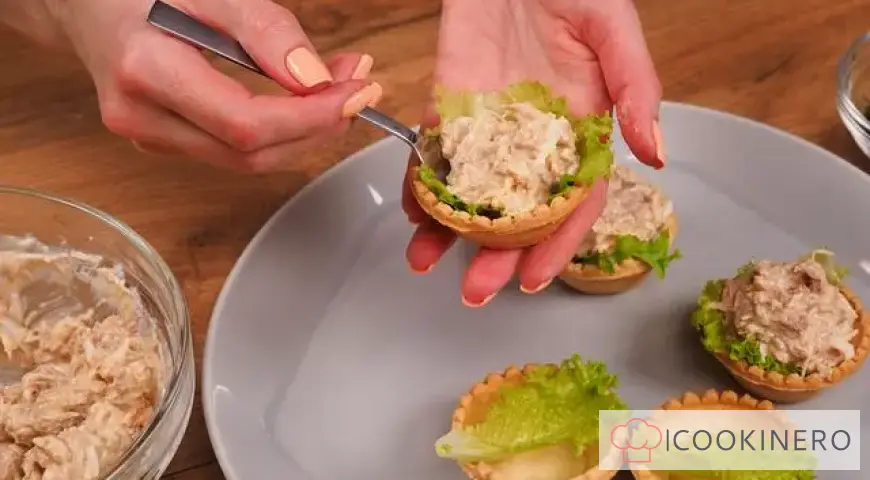 Tartlets with canned tuna