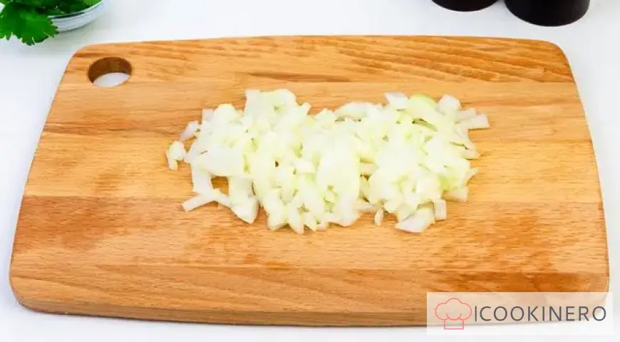 Chicken fillet in sour cream sauce with garlic
