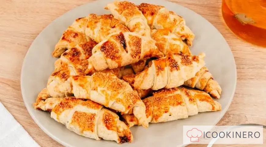 Croissants con requesón y pasas