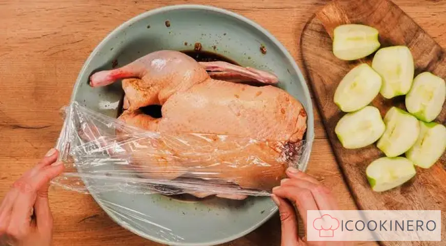 Canard au four avec pommes et sauce soja