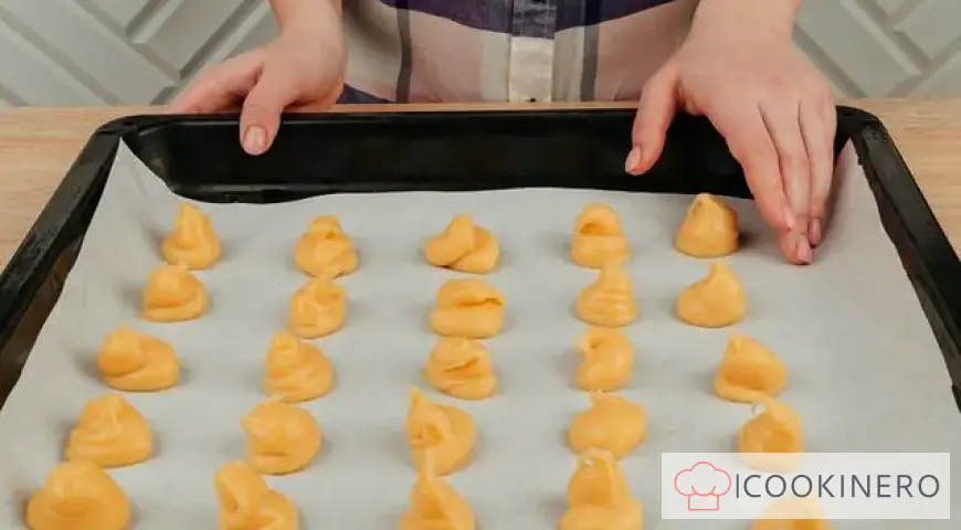 Profiteroles mit Schokoladencreme