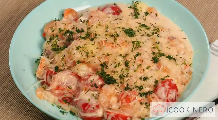 Garnelen mit Tomaten in einer cremigen Sauce