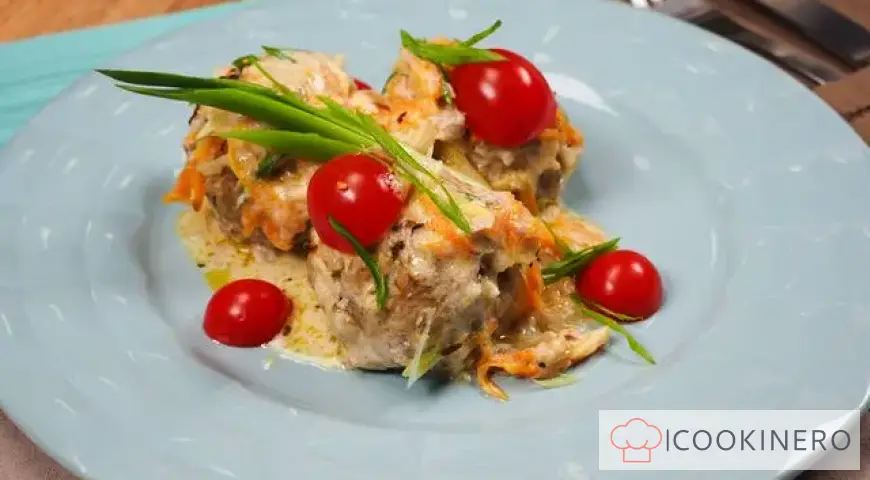 Faule Kohlrouladen in Sauerrahmsauce