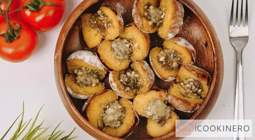 Potatoes baked like on a fire