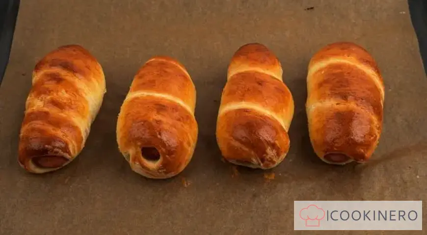 Salchichas en masa sobre kéfir