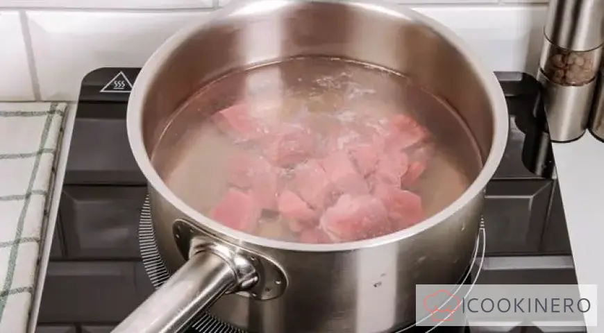 Sopa de encurtidos con cebada perlada para el invierno